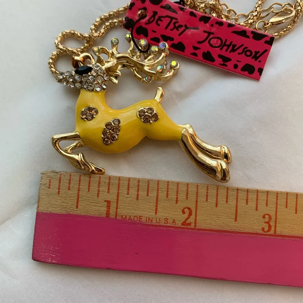 Enamel & Crystals reindeer necklace - Picture 4 of 4